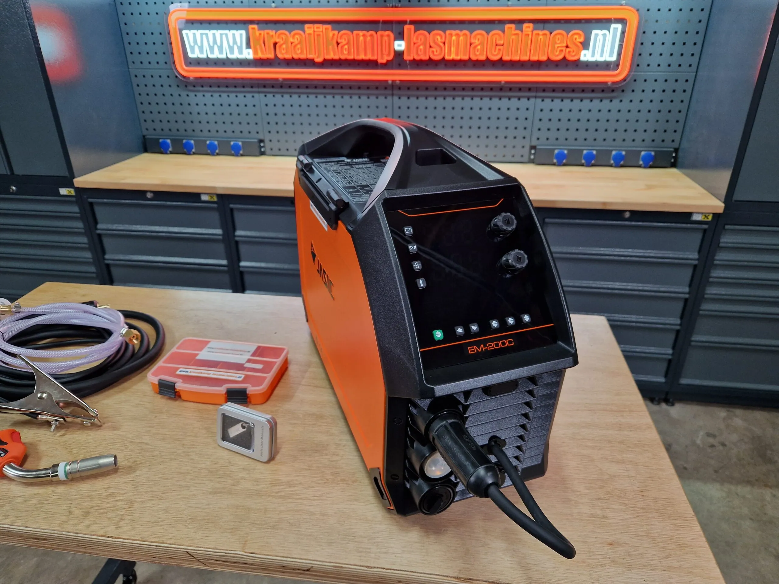 NIEUW! MIG Lasinverter Jasic Evo 230v Mig 200C PFC INCLUSIEF SLANGENPAKKET!
